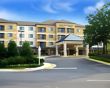 コートヤード バイ マリオット スプリングフィールド スプリングフィールドのホテル