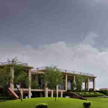 Lemon Tree Hotel, Tarudhan Valley, Manesar Hotel Exterior