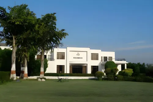 Greenwood Hotel - Motels