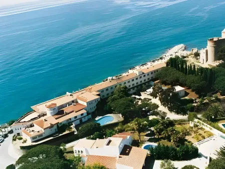 Gran Sol Hotel Отели рядом с достопримечательностью «Villa Carmen»