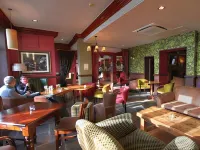 Crown Hotel Hotel di Chertsey