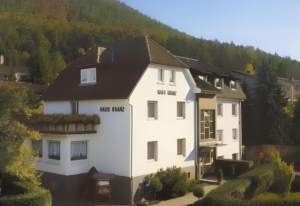 Reinhardshausle Pension & Wellness - Housity