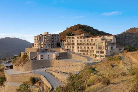 Lemon Tree Resort, Kumbhalgarh Отели в г. Раджсаманд