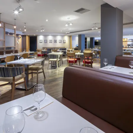 Holiday Inn READING-SOUTH M4, JCT.11 by IHG