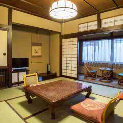 東石川日式旅館 Rooms