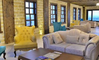 Elevres Stone House Hotel