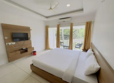 Hotel Lets Stay Hotels near H M T COLONY GROUND pfc