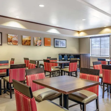 Comfort Suites