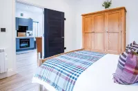The Shack - 1 Bedroom - Cosheston - Parking