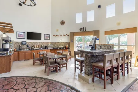 Best Western Kiva Inn