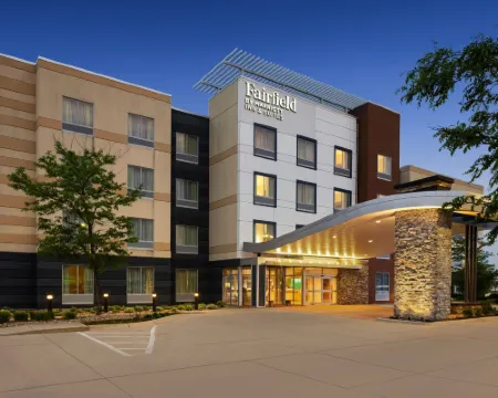 Fairfield Inn & Suites Waterloo Cedar Falls 滑鐵盧酒店