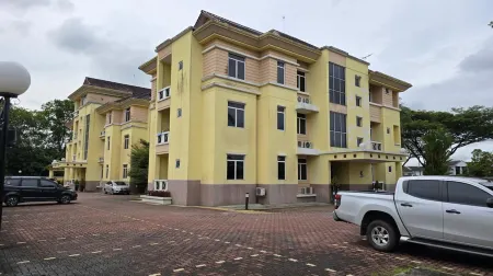 Song Service Apartment Formerly Known As Jinhold Service Apartment Отели рядом с достопримечательностью «The Tun Jugah Foundation»