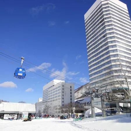 Naeba Prince Hotel Отели рядом с достопримечательностью «Наэба»
