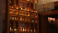 古爾岡皇冠假日飯店 - 酒吧