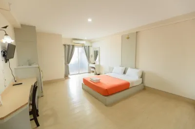 JRD Grand Place Lopburi Hotels near Phra Prang Sam Yot