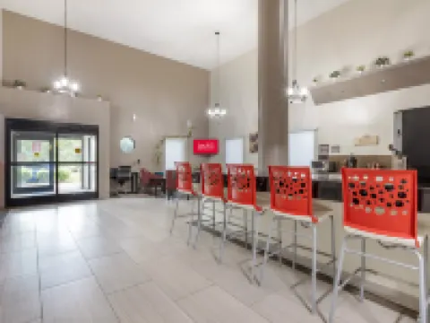 Red Roof Inn & Suites Clinton, MS Hotels in Clinton