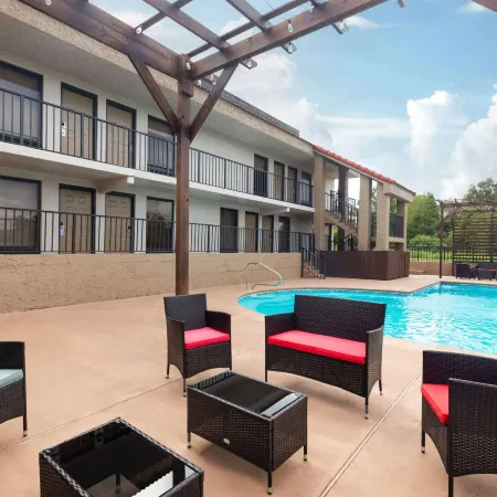 Ramada by Wyndham Bainbridge