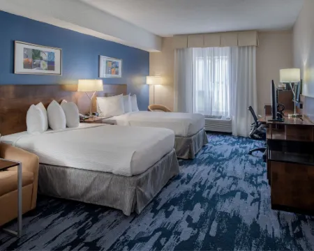 Fairfield Inn & Suites Dayton Troy Hotels in Troy