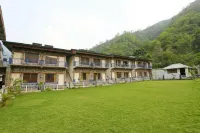 Pacific Inn 360 Degree Resort Rishikesh فنادق في Shivpuri