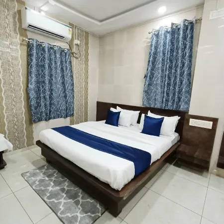 Hotel Shree Nath - 200 Meters from Dwarkadhish Temple