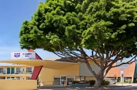 Astro Pasadena Hotel