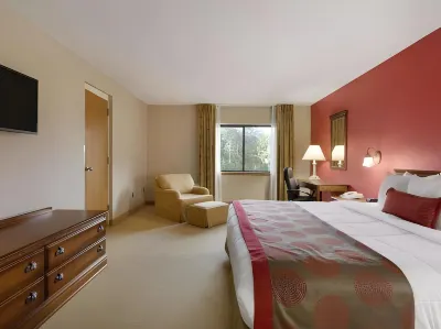 Ramada by Wyndham Raleigh Hotel a 