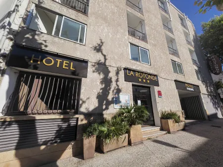 Hôtel la Rotonde Отели рядом с достопримечательностью «Plage d'Arène Cros»