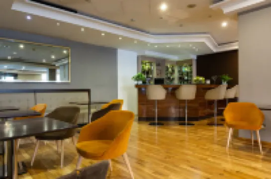 โรงแรมรอยัลกาแซร์ตา