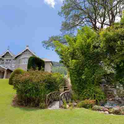 The Bellwood Manor Hotel Exterior