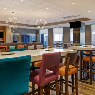 Home2 Suites by Hilton Charlotte Uptown Отели рядом с достопримечательностью «Банк оф Америка Стадиум»