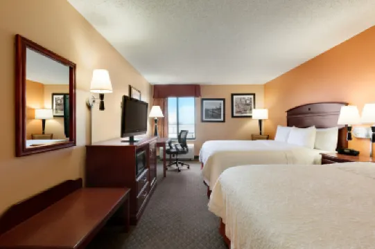 แฮมป์ตันอินน์ ลองมอนต์ โรงแรมใน