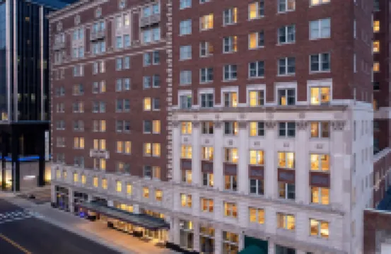 DoubleTree Suites by Hilton Hotel Detroit Downtown - Fort Shelby