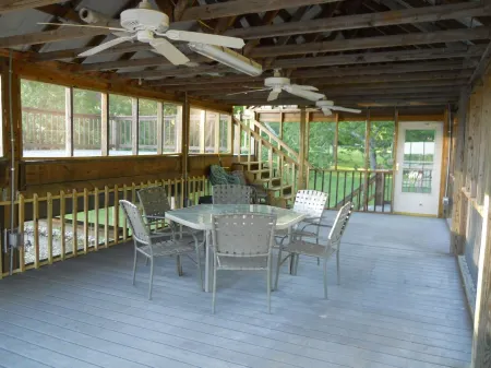 Beautiful  Lakefront Cabin with Unique Multi-Level Boat Dock (Now With WiFi)