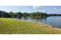 Stay 'n' PlayUpstairs 2 Bedroom Apartment 1/4 mile from Houston County Lake
