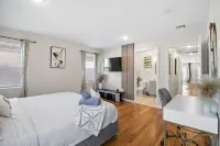 Contemporary 3bds near NYC / EWR with free parking