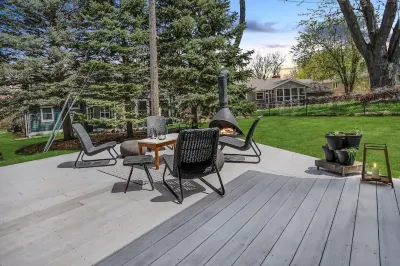 Benelo | Midcentury Modern Single-Level Home, 3 BR