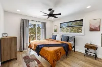 Mid Century Modern Home in the Boulders. Amazing Views. 1 Mile from Downtown.