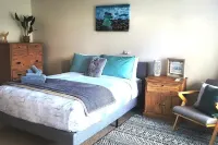 Sea Glass Nook B&B, Private & close to the beach