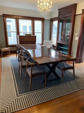 3 min to Starved Rock and 1 block from downtown.