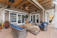 Lake House Retreat on Beautiful Canandaigua Lake Sleeps 12 فنادق في Middlesex