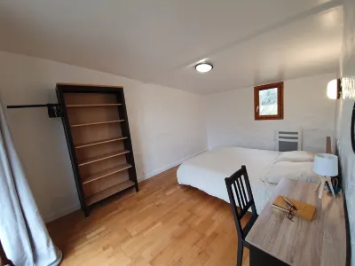 Single-storey house with private garden and terrace. ANCV, Pets allowed Hôtels à proximité de : SIMAERO