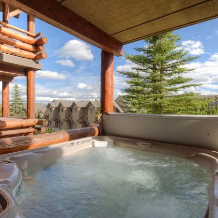 Ski in/out =more ski time ~Private HotTub ~Amazing Views ~at SaddleRidge A2