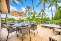 Manta Ray Manor - Oceanfront Gated Community, short walk to beach and town.