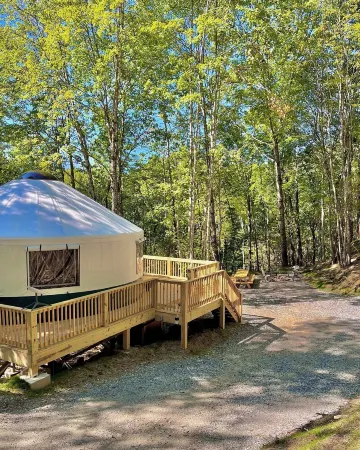 Cozy Yurt in Nantahala - Half mile from Nantahala wedding venue-No Cleaning Fee