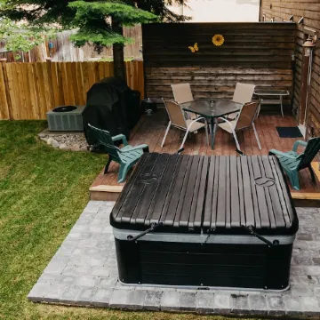 Whitefish Wonderland. Private Hot Tub - 1 mi from Downtown Whitefish.