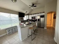NE Houston, Whole House, 3 bed 2 bath, 15 min from IAH Airport