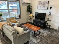 2 Bedroom - Convenient & Comfy Downtown Apartment Hotels in Marshall