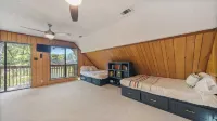 Peaceful Lakefront Retreat on Cedar Creek Lake! Large Deck + Great Fishing