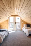 COZY Cabin for Couple Getaways-4 min to Hot Springs-Central to Utah's Mighty 5