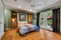 Relax at the 5-beds Woodland Vacation Home near Frisco
